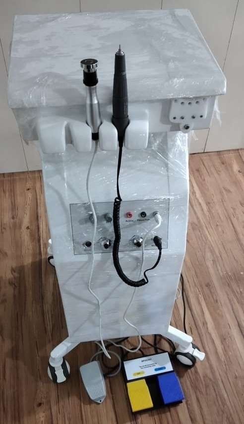 Scalp examination setup used for hair loss assessment at DenceSpot Clinic, Gurugram